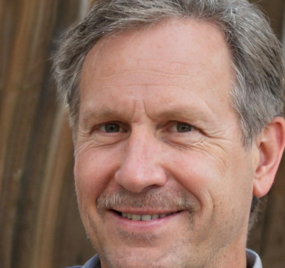 Donovan Fletcher, Senior Financial Educator